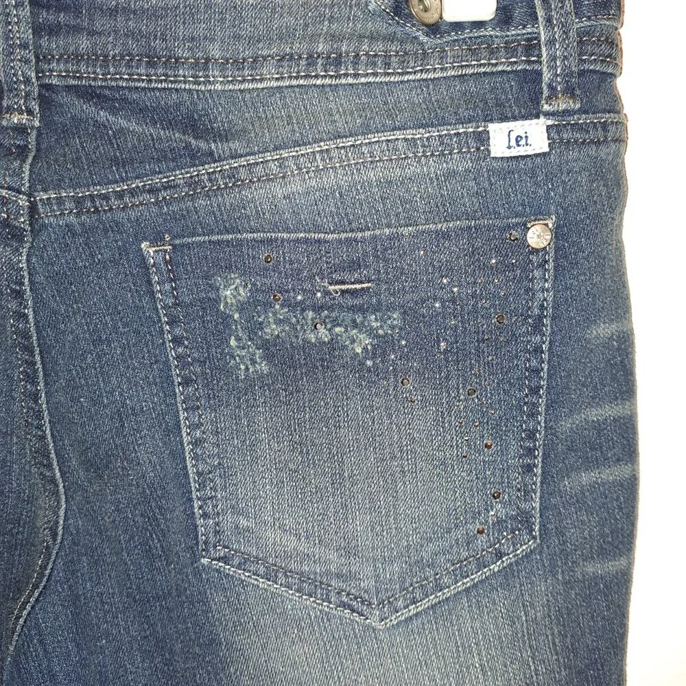 L.e.i  Jeans Ashley Lowrise Distressed Capris w/Rhinestone Embellishments NWT - Picture 9 of 11